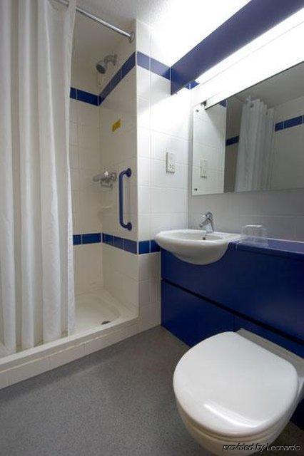 Travelodge Liverpool Central Exterior foto